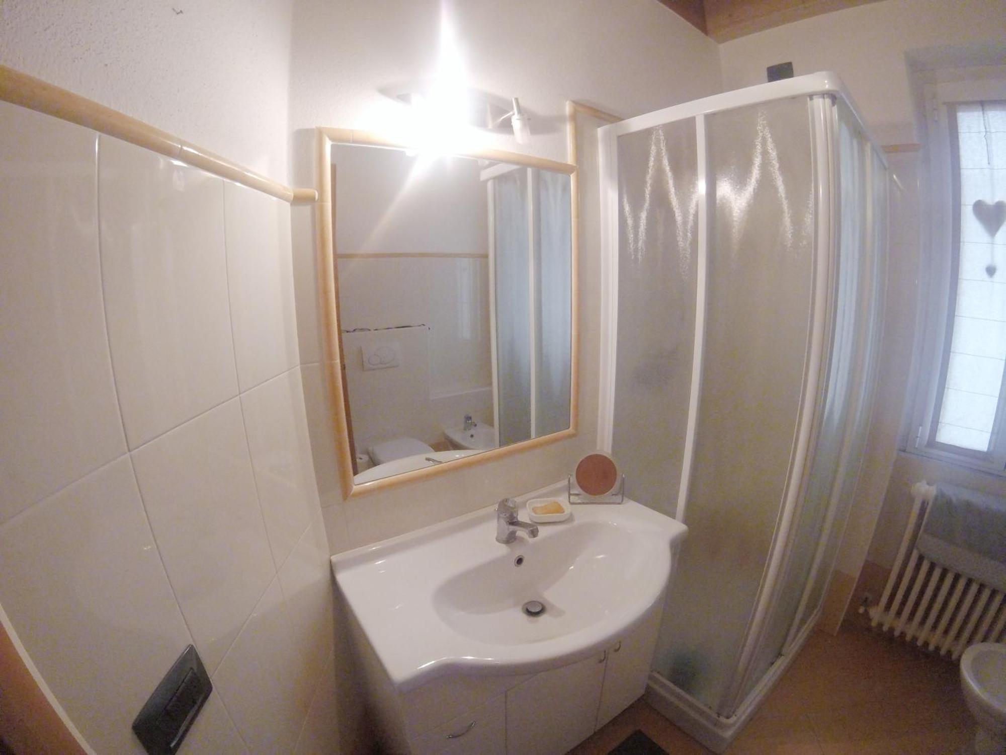 White Garden - Apartment With Access To The Lake Lierna Dış mekan fotoğraf